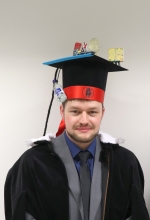 Promotion Jantos Dustin Jantos mit Doktorhut